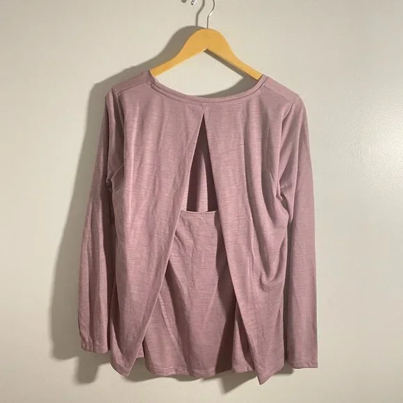 Under Armour Women's WhisperLight Purple Long Sleeve Top Size M - Picture 4 of 8